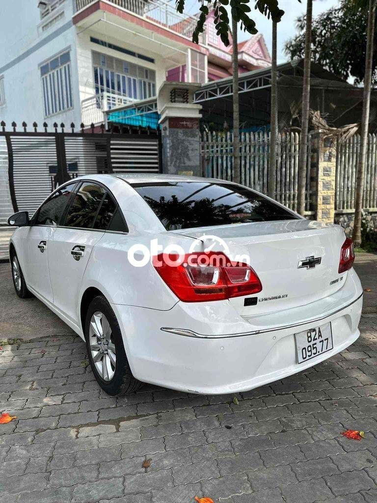 Chevrolet Cruze 2015 - Số sàn, 5 chỗ