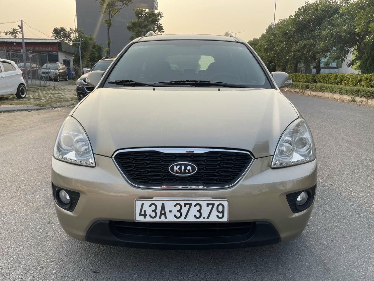 Kia Carens 2013 - Xe màu xám, 368tr