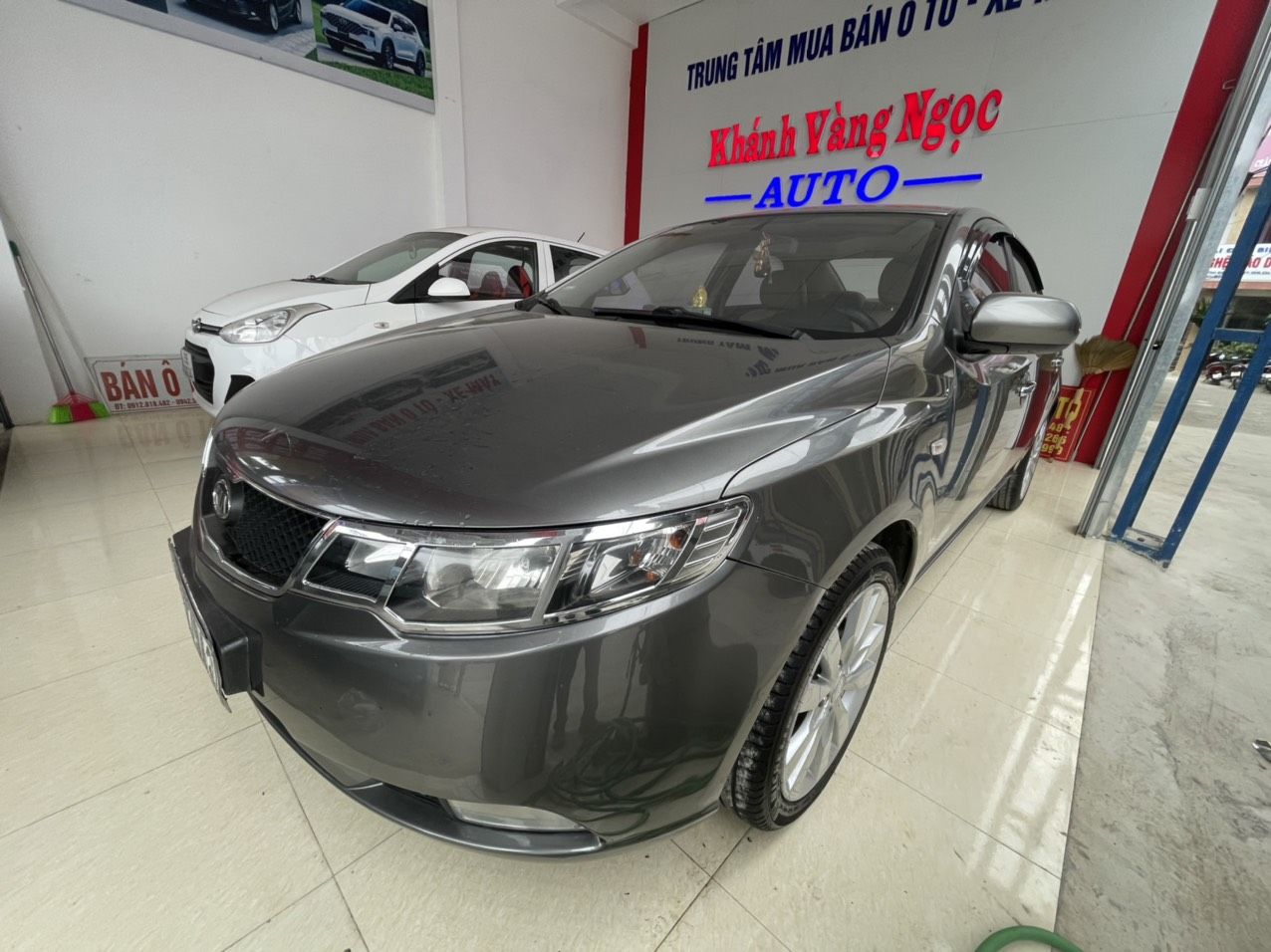 Kia Forte 2010 - Màu xám