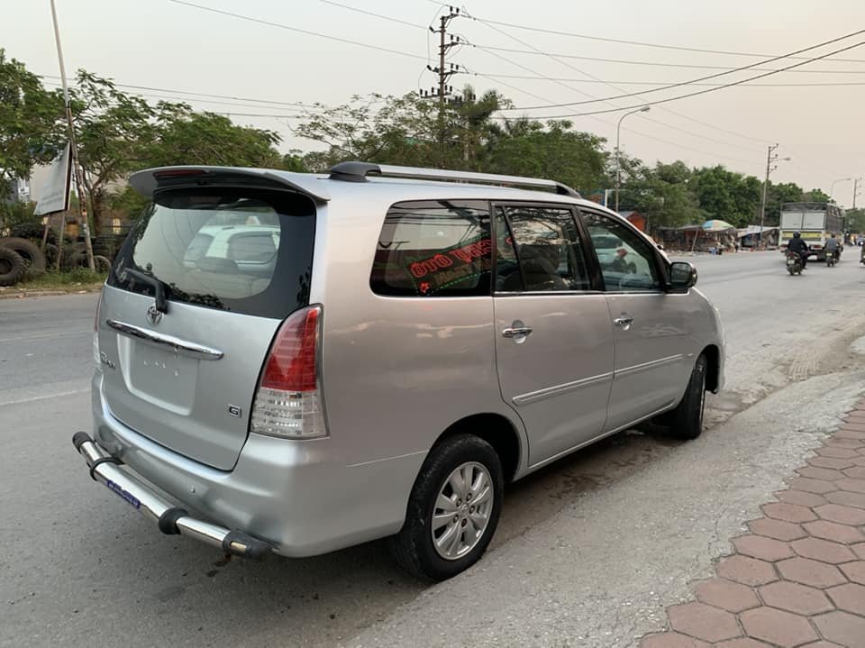 Toyota Innova 2009 - Màu bạc