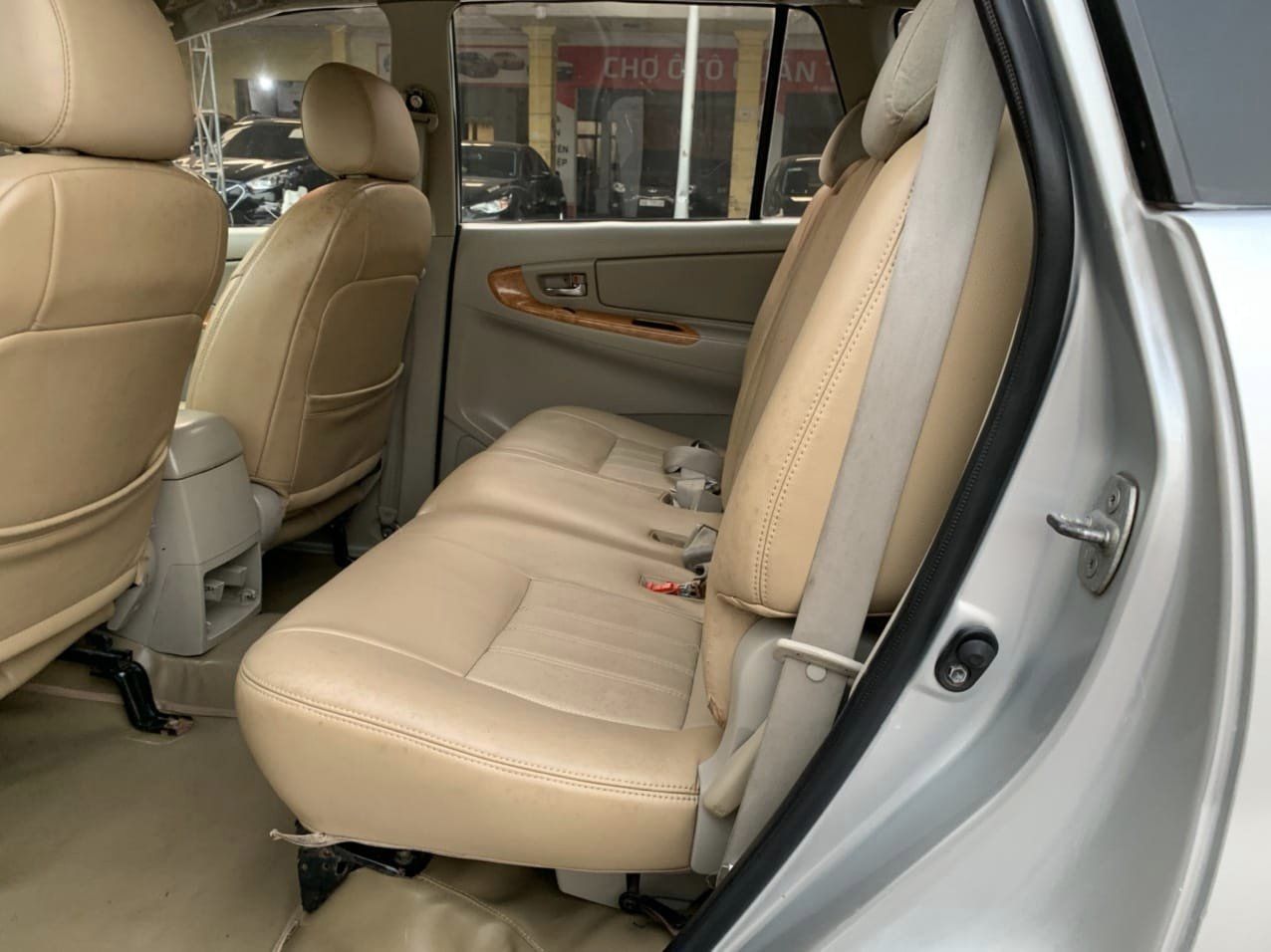 Toyota Innova 2009 - Màu bạc