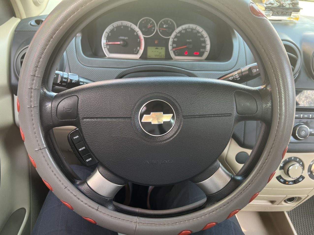 Chevrolet Aveo 2018 - Số sàn, màu ghi vàng siêu đẹp, không lỗi nhỏ