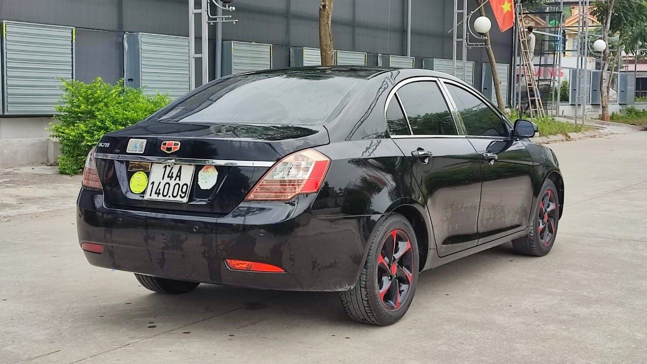 Geely Emgrand EC 718 2012 - Sedan hạng C số tự động cao cấp