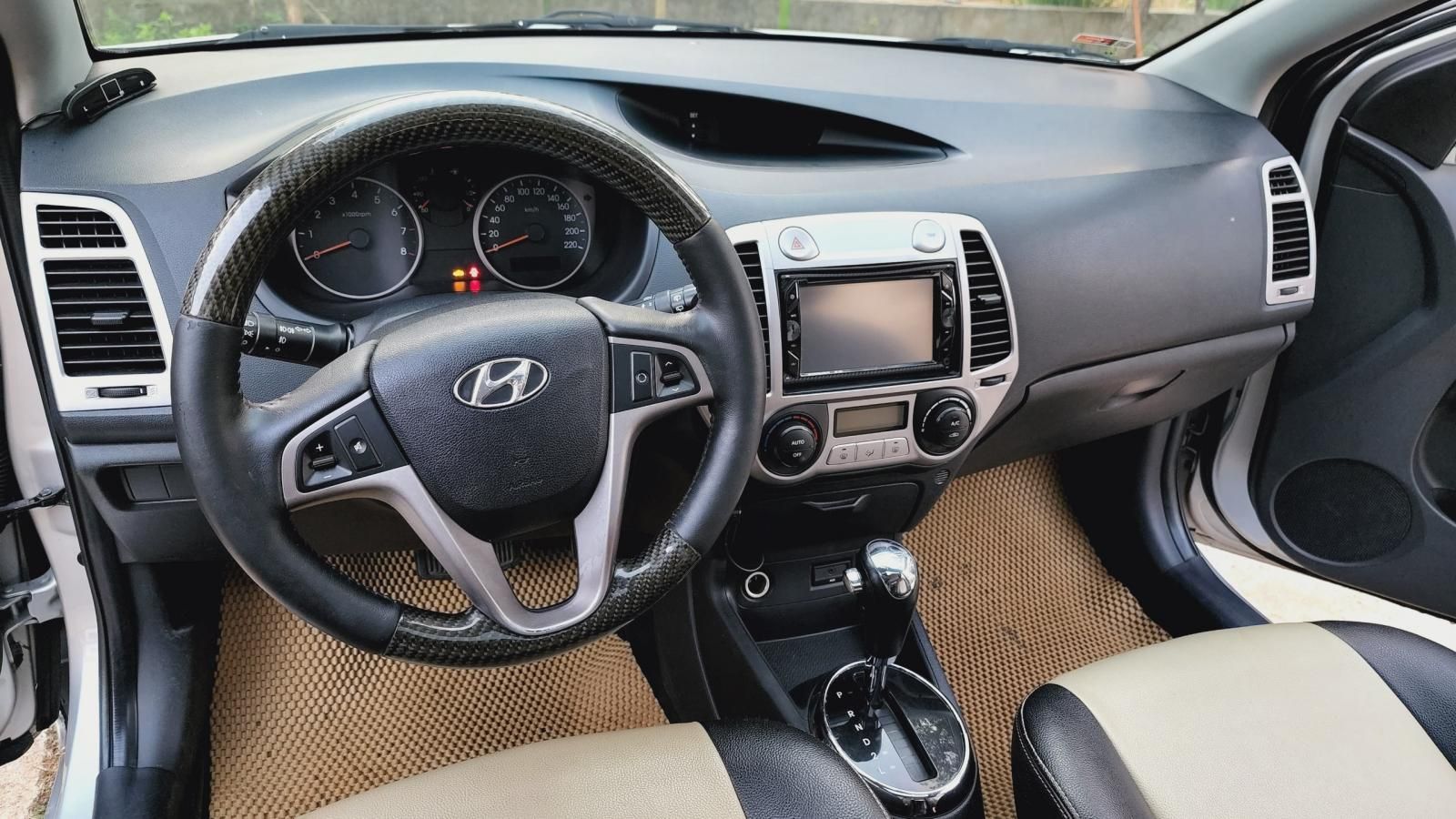 Hyundai i20 2010 - Bán xe giá hữu nghị