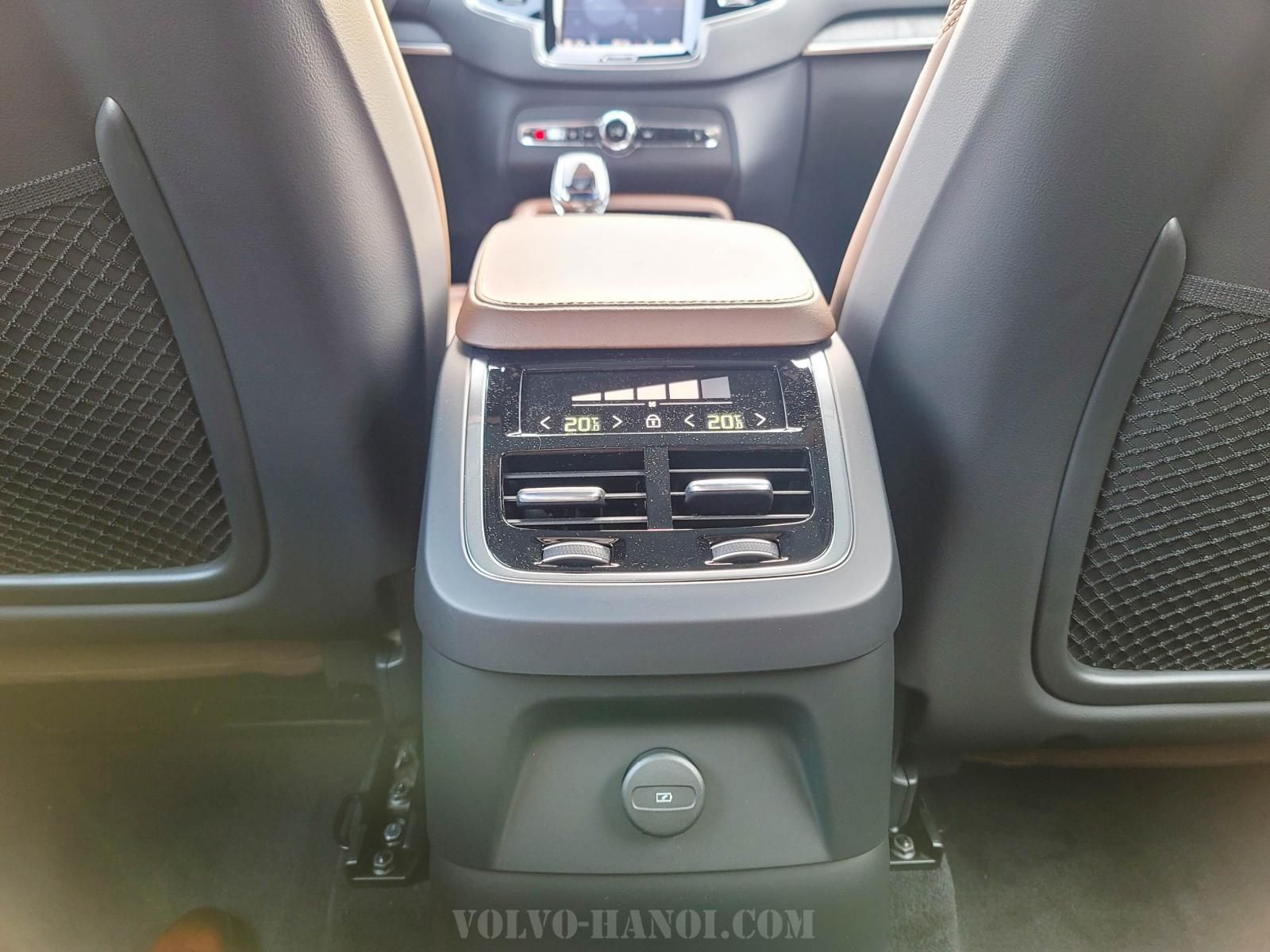 Volvo XC90 2023 - Hoàn hảo trong phân khúc - Gói bảo dưỡng 3 năm và nhiều quà tặng