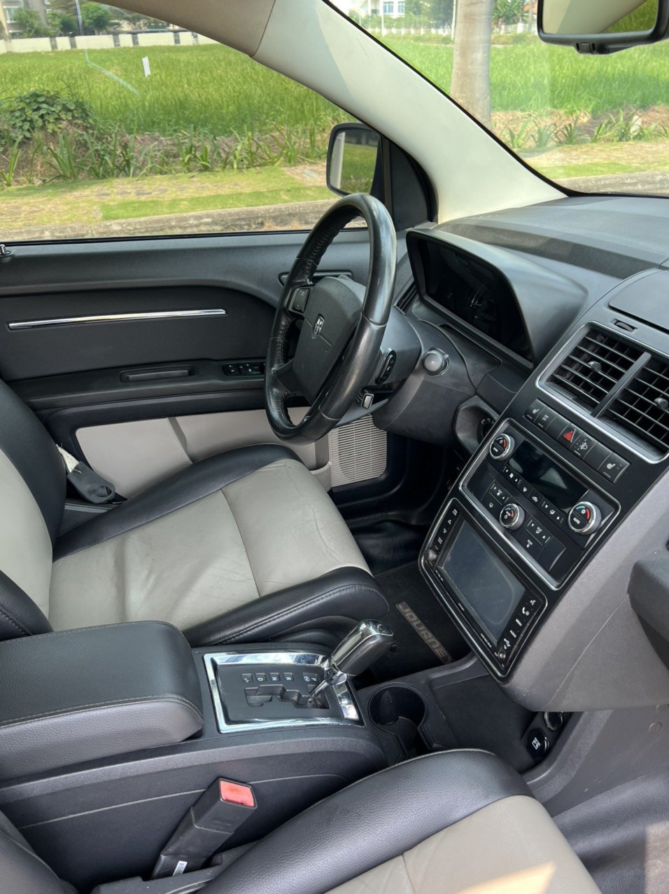 Dodge Journey 2009 - Xe màu đen