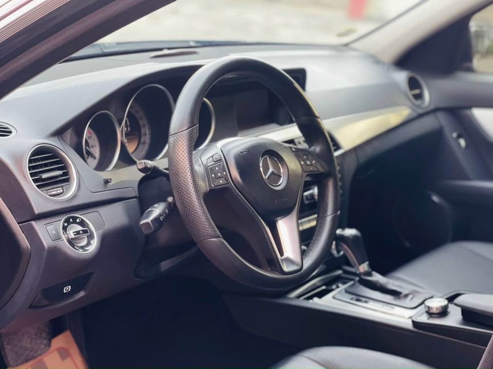Mercedes-Benz C200 2011 - Máy móc nguyên zin, hoạt động rất tốt