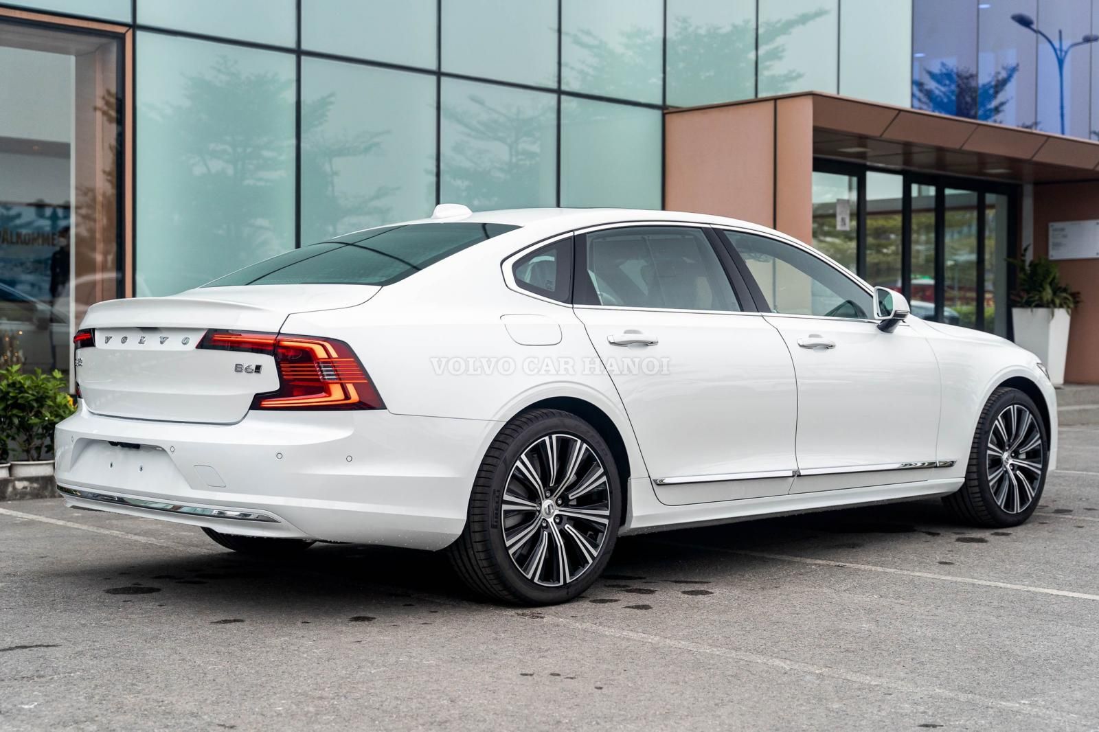 Volvo S90 2022 - Nhập khẩu từ Thụy Điển - Tặng 2 năm bảo hiểm, 3 năm bảo dưỡng và voucher 10 triệu