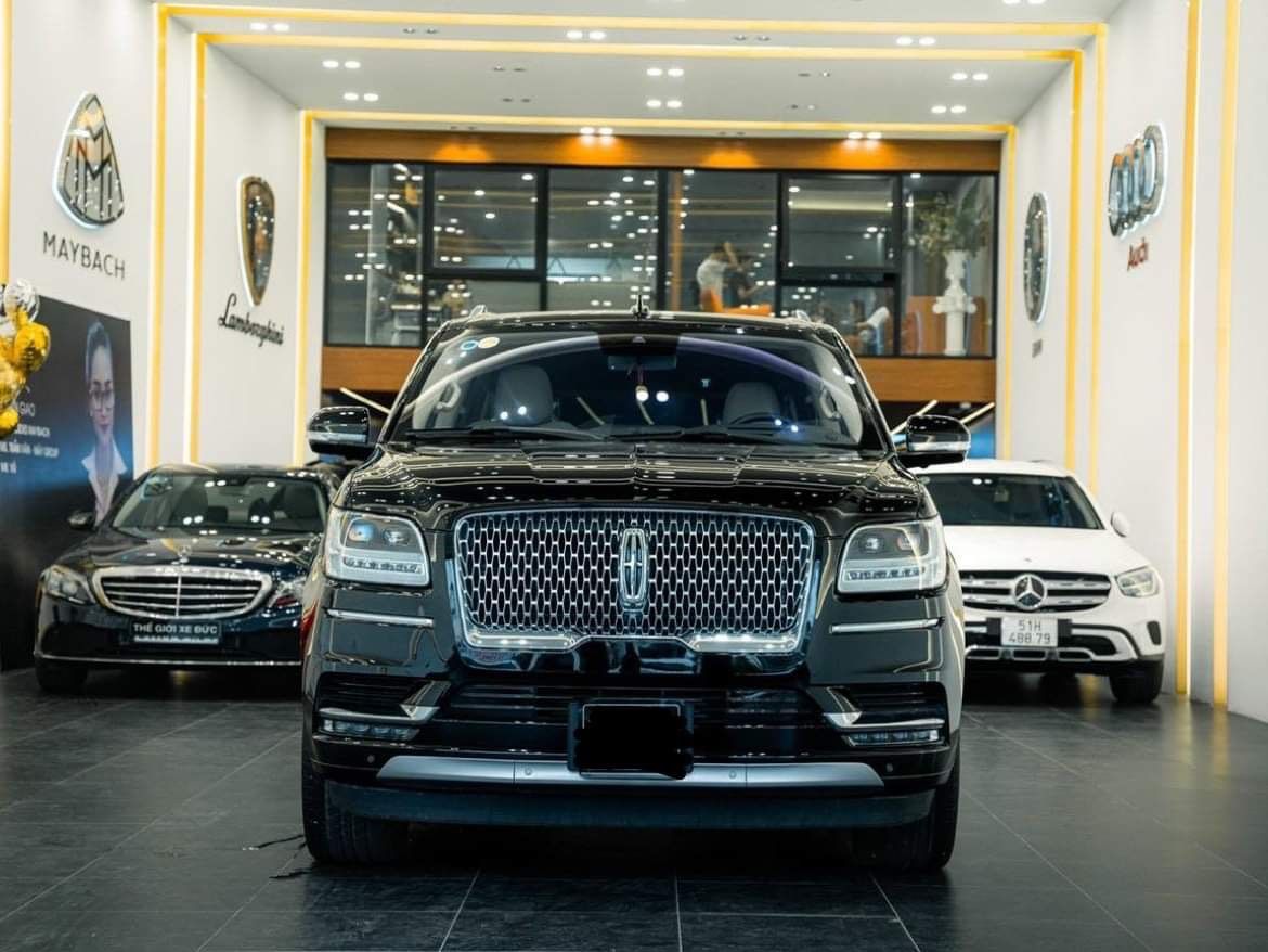 Lincoln Navigator 2018 - Màu đen, xe nhập