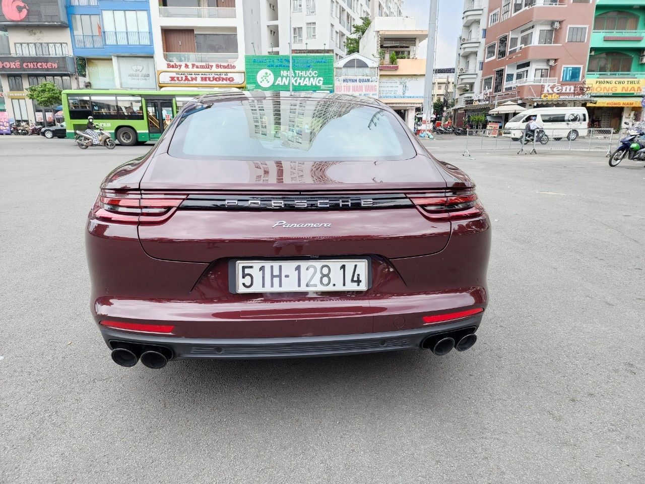 Porsche Panamera 2019 - Xe nhà trùm mền, full option không thiếu thứ gì, mới 99% còn bảo hành hãng. Xe mới gần 7 tỷ