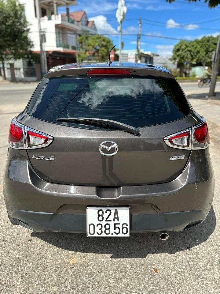 Mazda 2 2017 - Xe màu xám