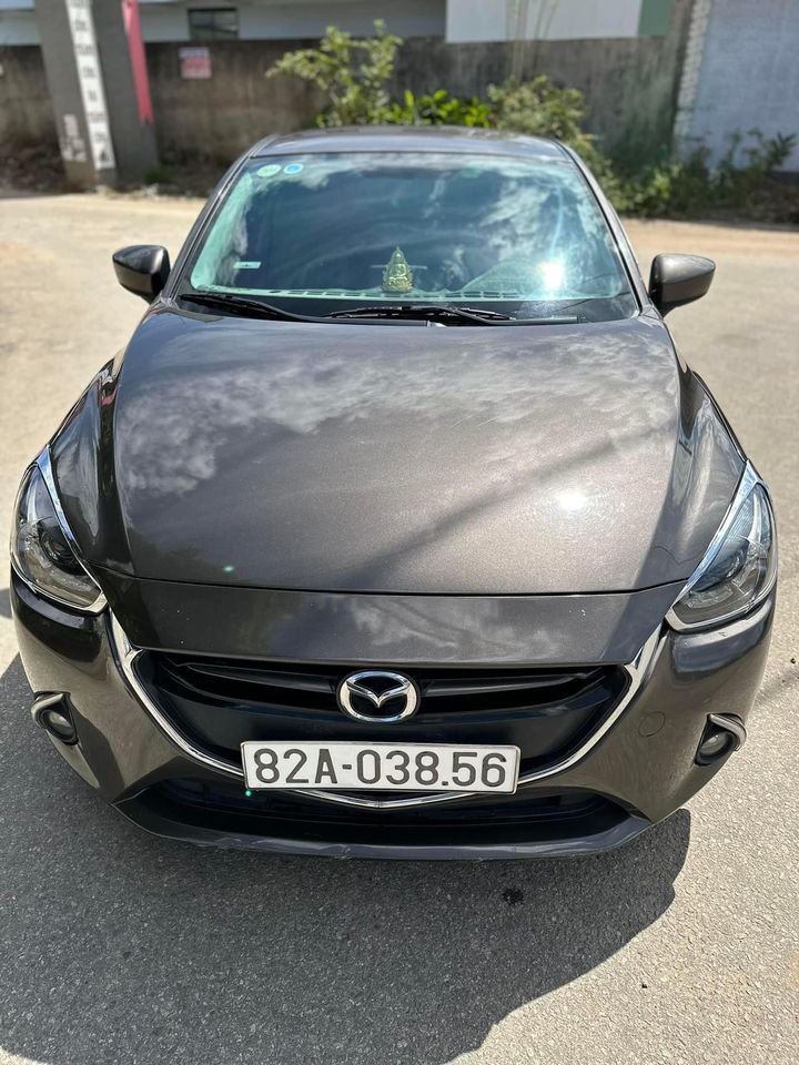 Mazda 2 2017 - Xe màu xám