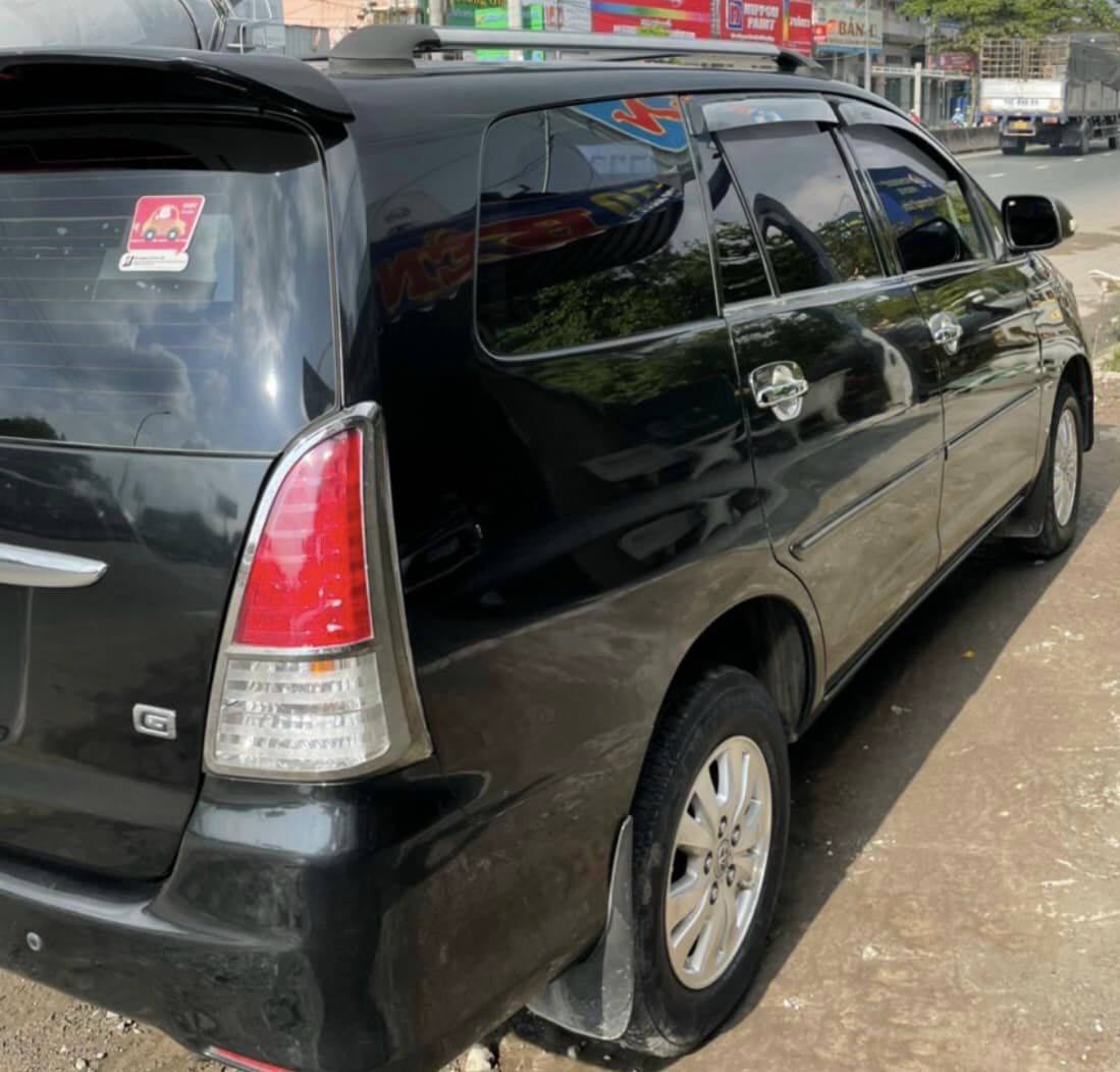 Toyota Innova 2009 - Xe màu đen