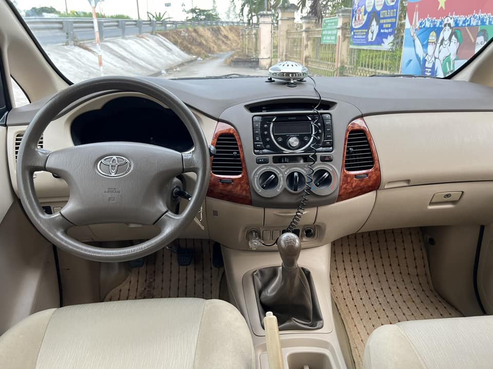 Toyota Innova 2007 - Xe màu bạc, 277tr