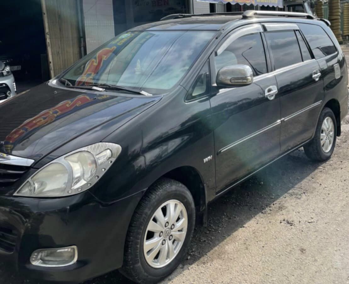 Toyota Innova 2009 - Xe màu đen