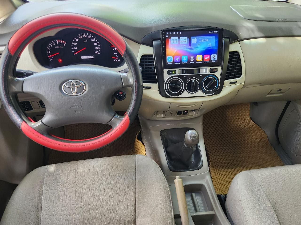 Toyota Innova 2009 - Màu ghi-bạc, gia đình sử dụng mới 95%