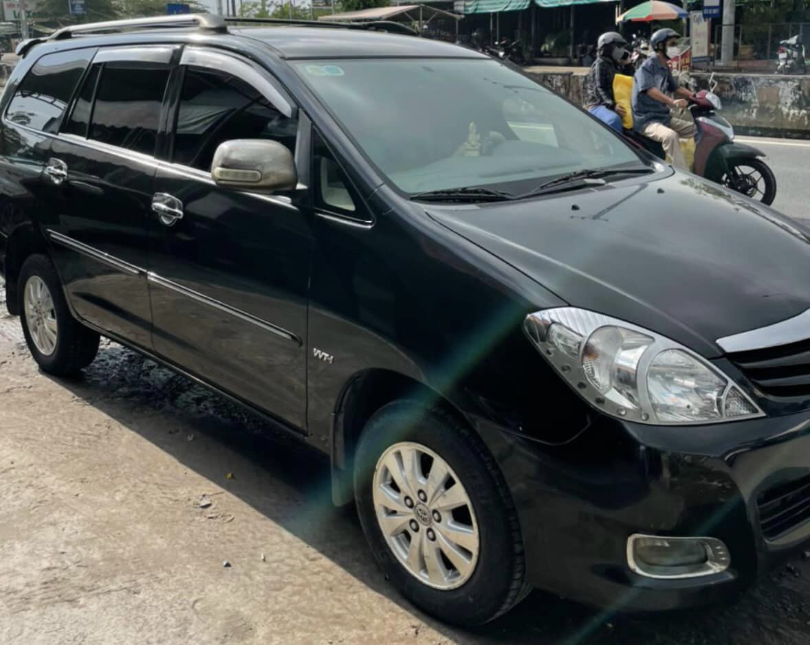 Toyota Innova 2009 - Xe màu đen