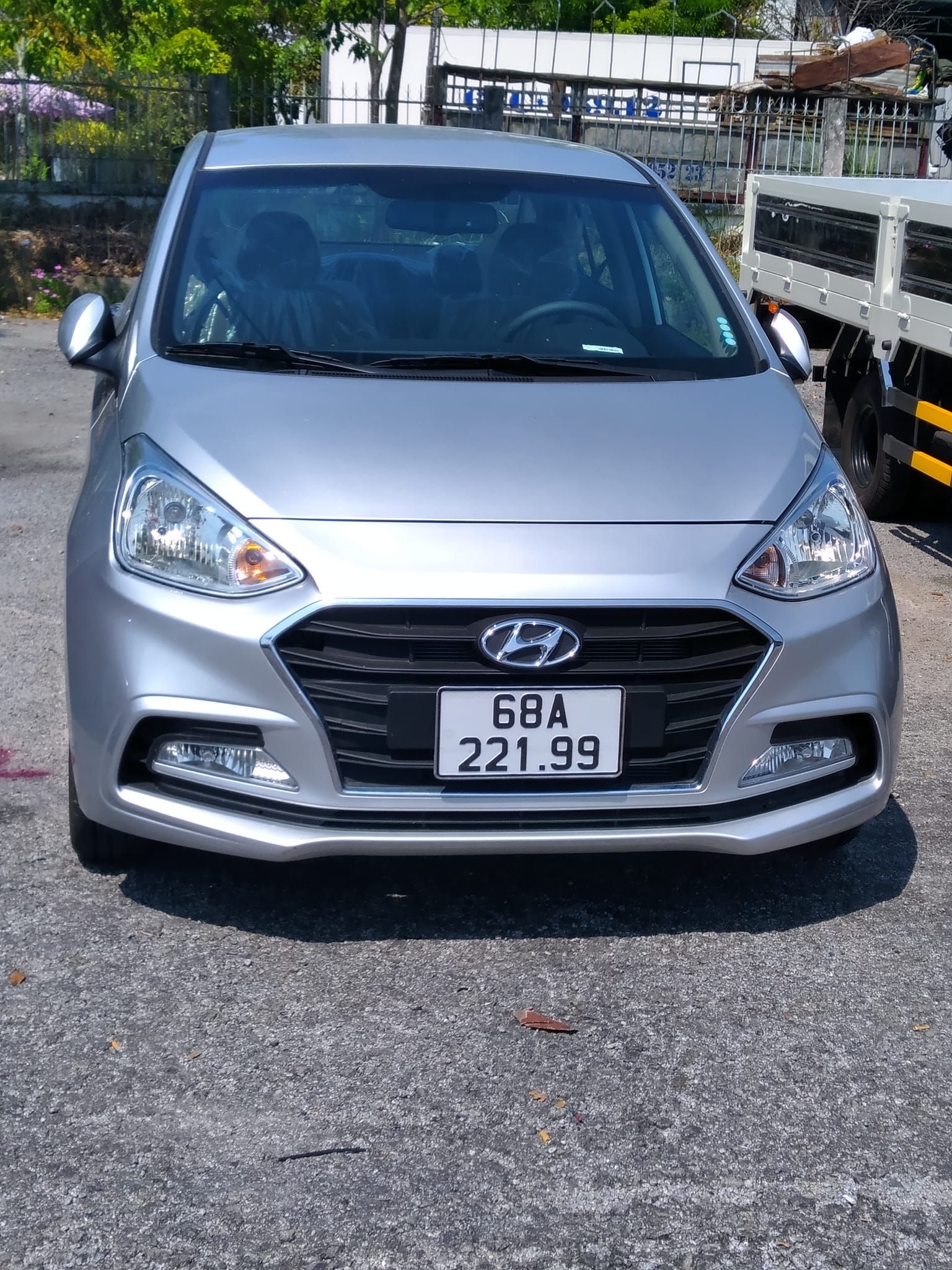 Hyundai Grand i10 2021 - Màu bạc giá ưu đãi