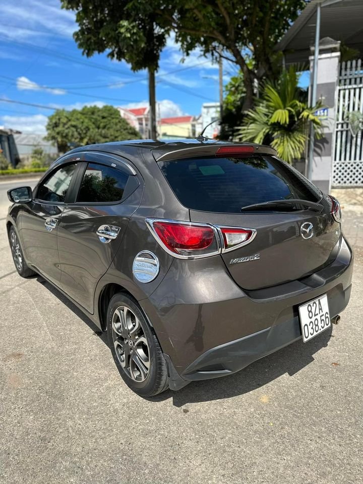 Mazda 2 2017 - Xe màu xám