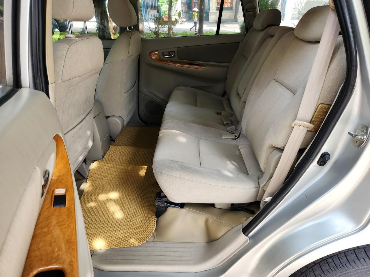 Toyota Innova 2009 - Màu ghi-bạc, gia đình sử dụng mới 95%