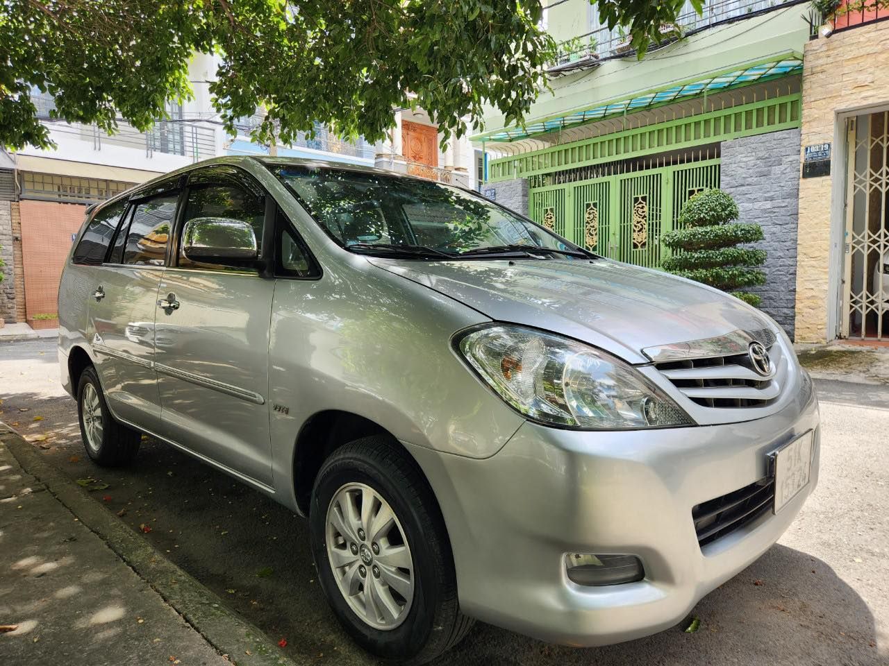 Toyota Innova 2009 - Màu ghi-bạc, gia đình sử dụng mới 95%