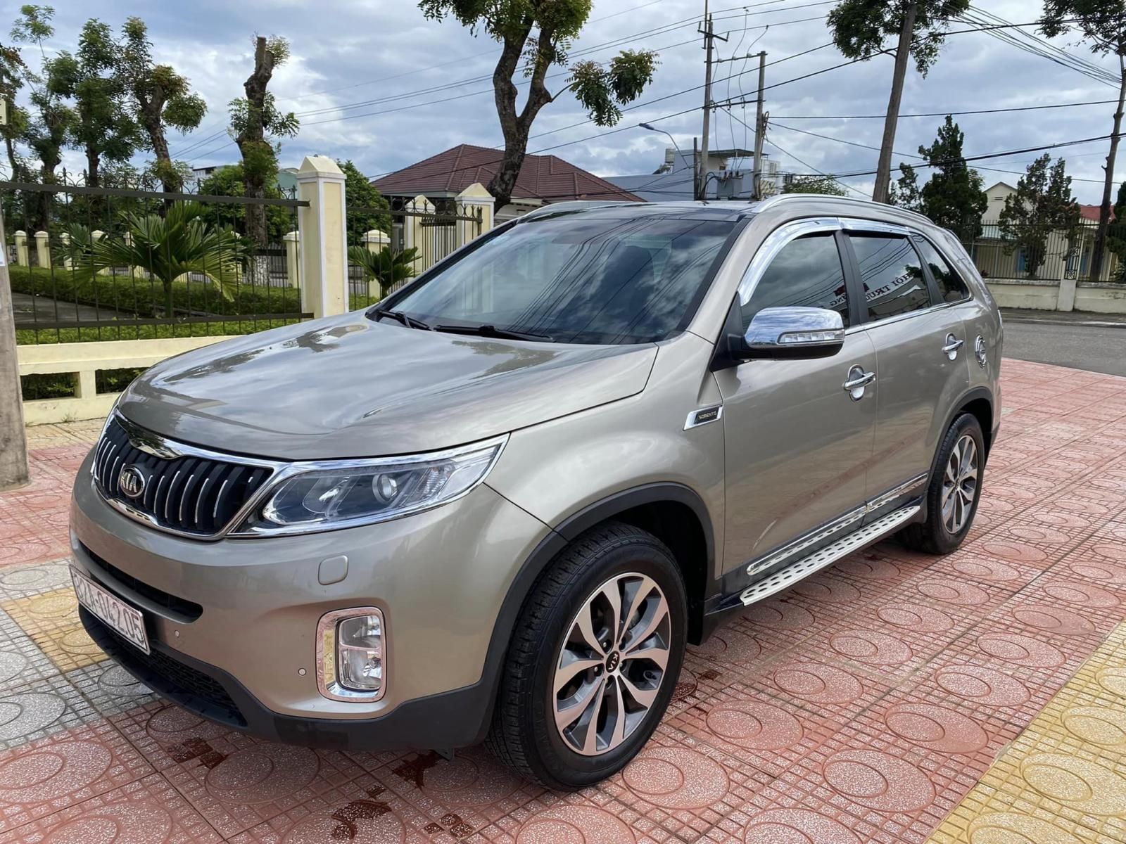 Kia Sorento 2018 - Xe màu xám số tự động