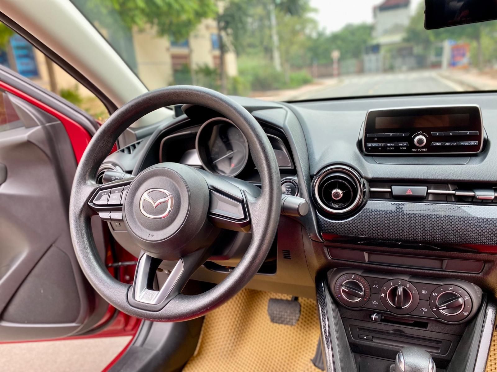 Mazda 2 2019 - Xe màu đỏ