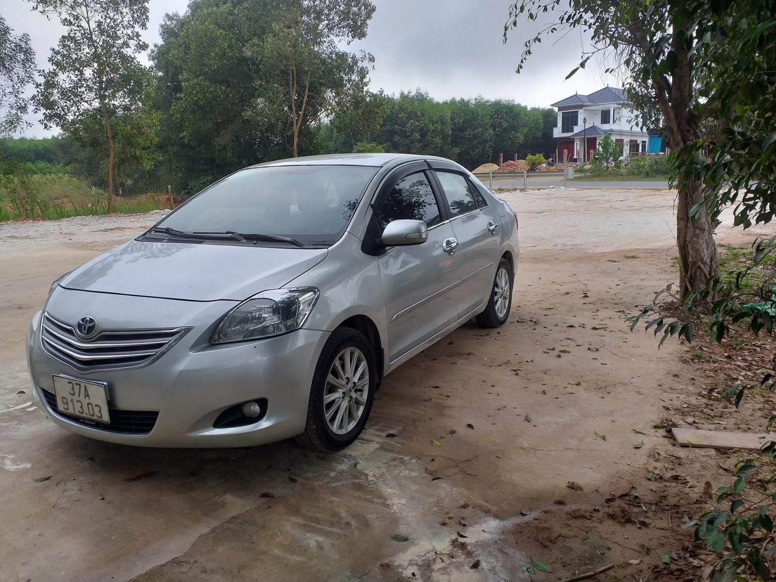 Toyota Vios 2011 - Màu bạc số sàn, 230tr