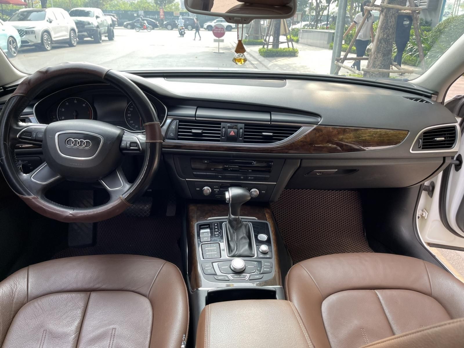 Audi A6 2013 - Cần bán xe đẹp trong tầm xe sang