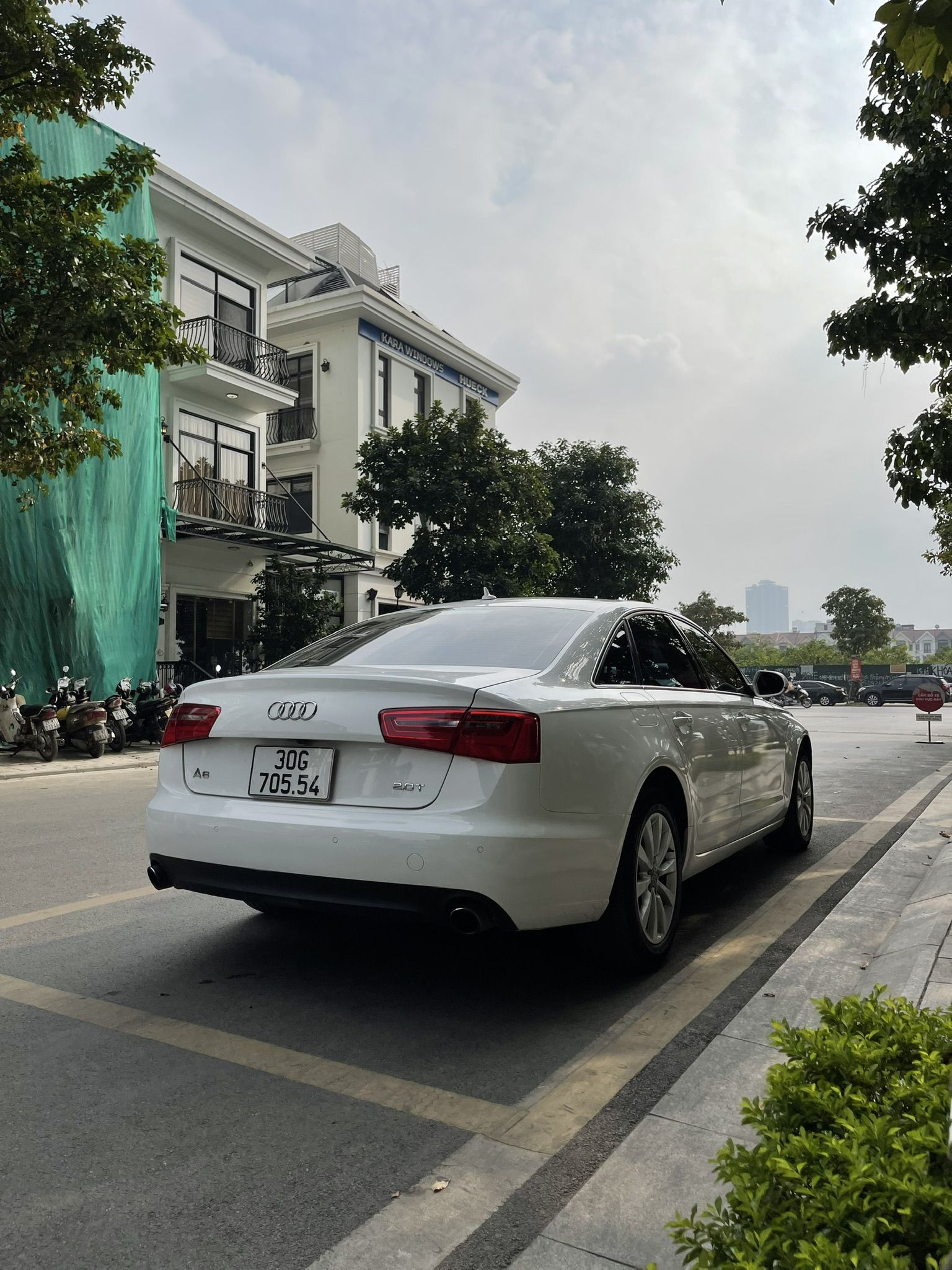 Audi A6 2013 - Cần bán xe đẹp trong tầm xe sang