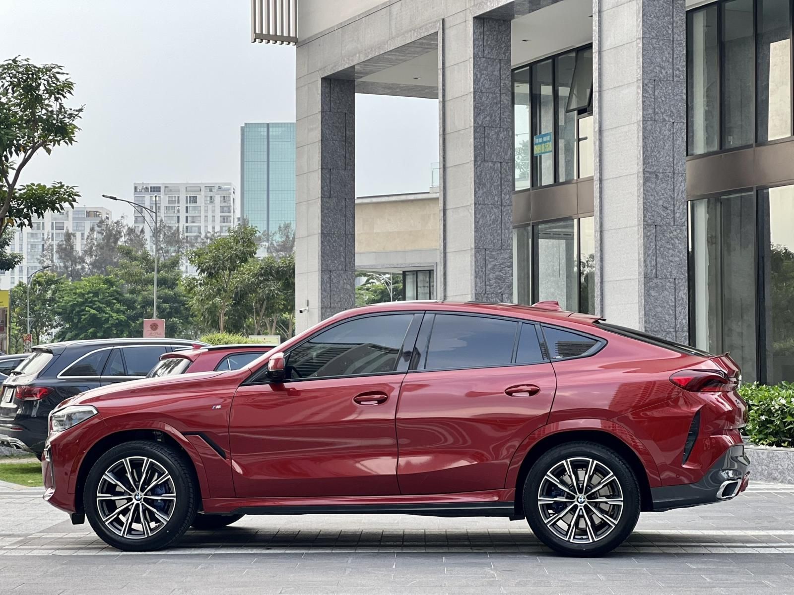 BMW X6 2021 - 𝐎𝐝𝐨 𝟔𝟎𝟎𝟎 𝐦𝐢𝐥𝐞𝐬 - Tiết kiệm 700 triệu khi mua xe mới