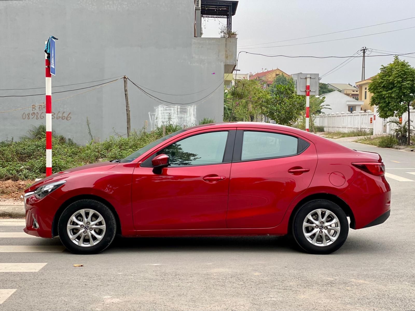 Mazda 2 2019 - Xe màu đỏ