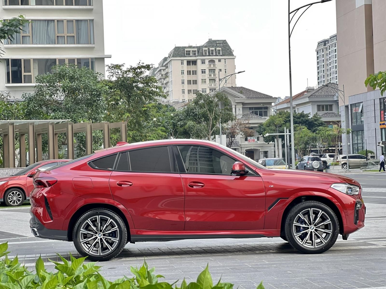 BMW X6 2021 - 𝐎𝐝𝐨 𝟔𝟎𝟎𝟎 𝐦𝐢𝐥𝐞𝐬 - Tiết kiệm 700 triệu khi mua xe mới