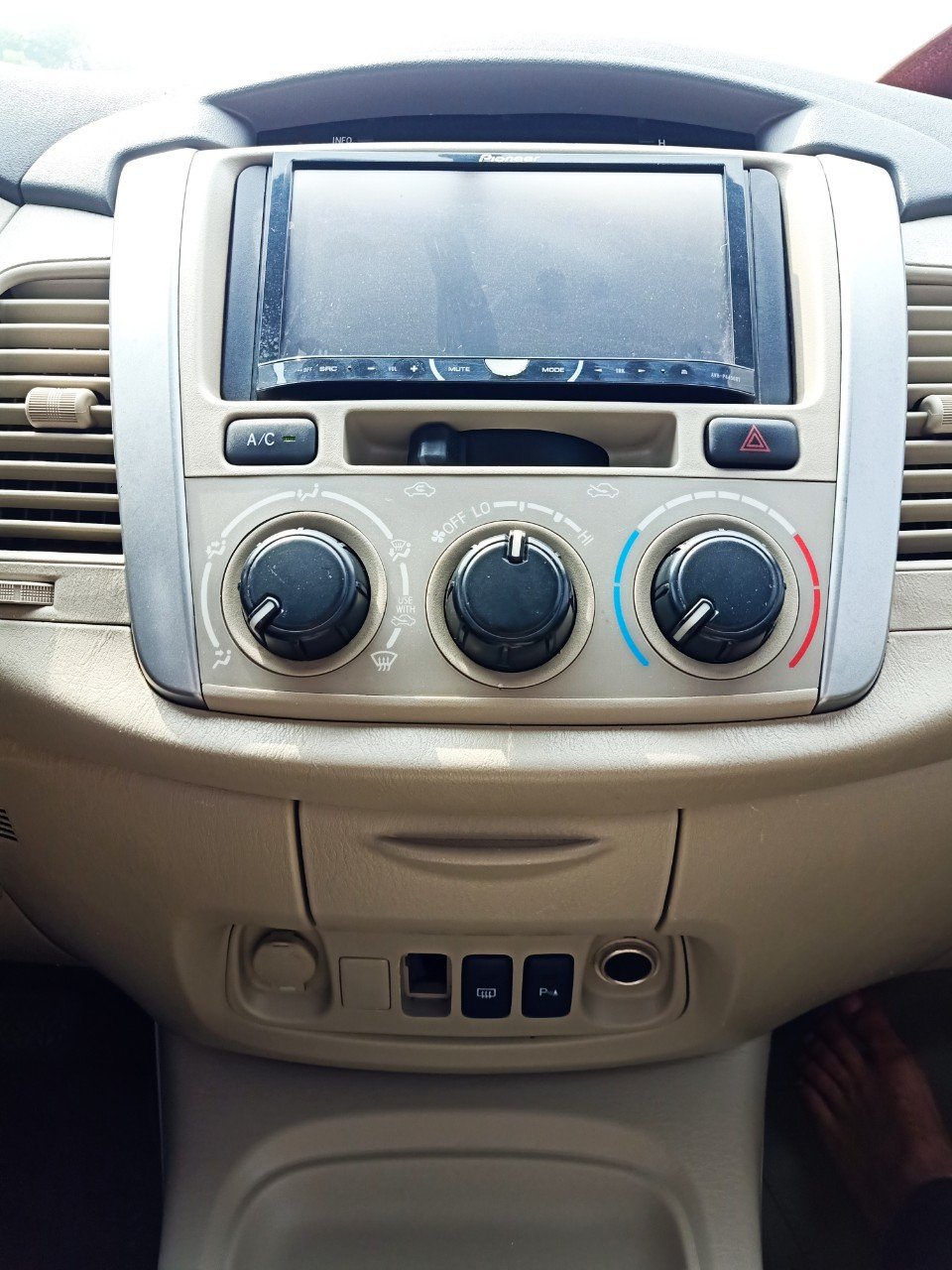 Toyota Innova 2014 - Bán rẻ xe biển vip 3839 zin độ full options rất đẹp