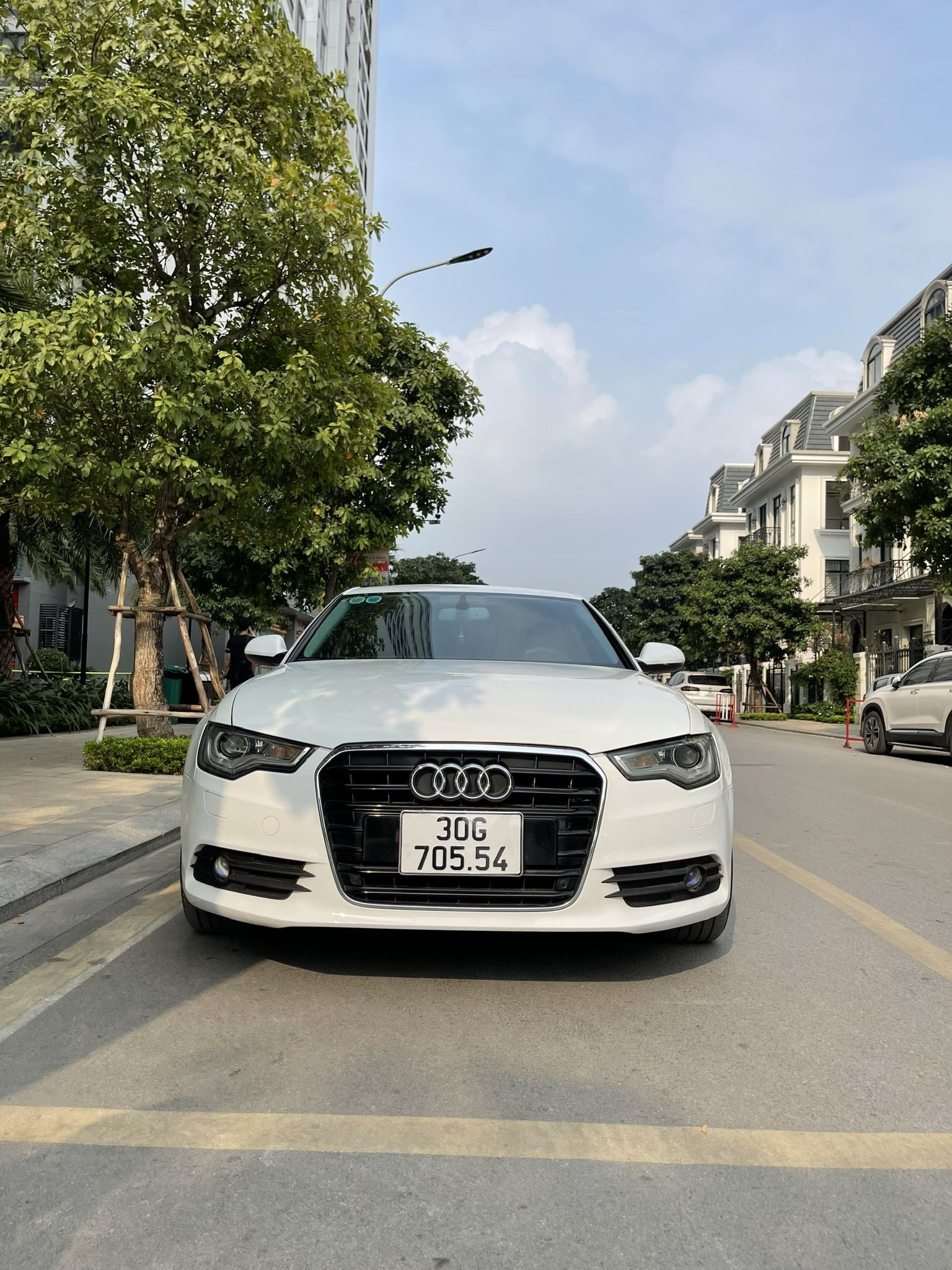 Audi A6 2013 - Cần bán xe đẹp trong tầm xe sang