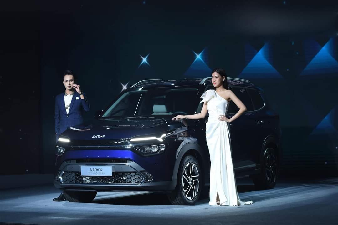 Kia Carens 2022 - Ưu đãi hấp dẫn - Giao ngay tháng 11 - Tùy chọn nội thất xe