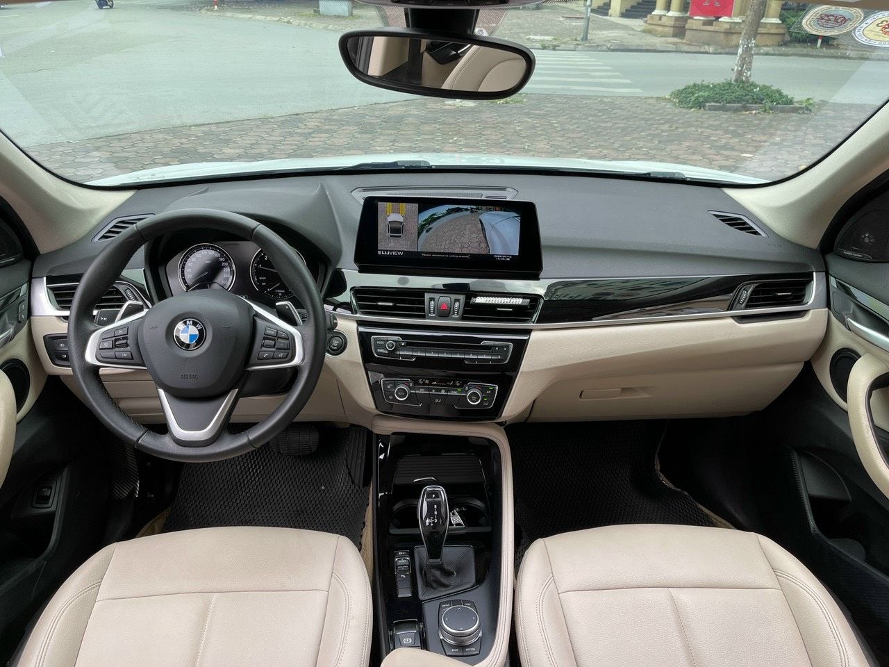 BMW X1 2018 - Màu trắng, chính chủ