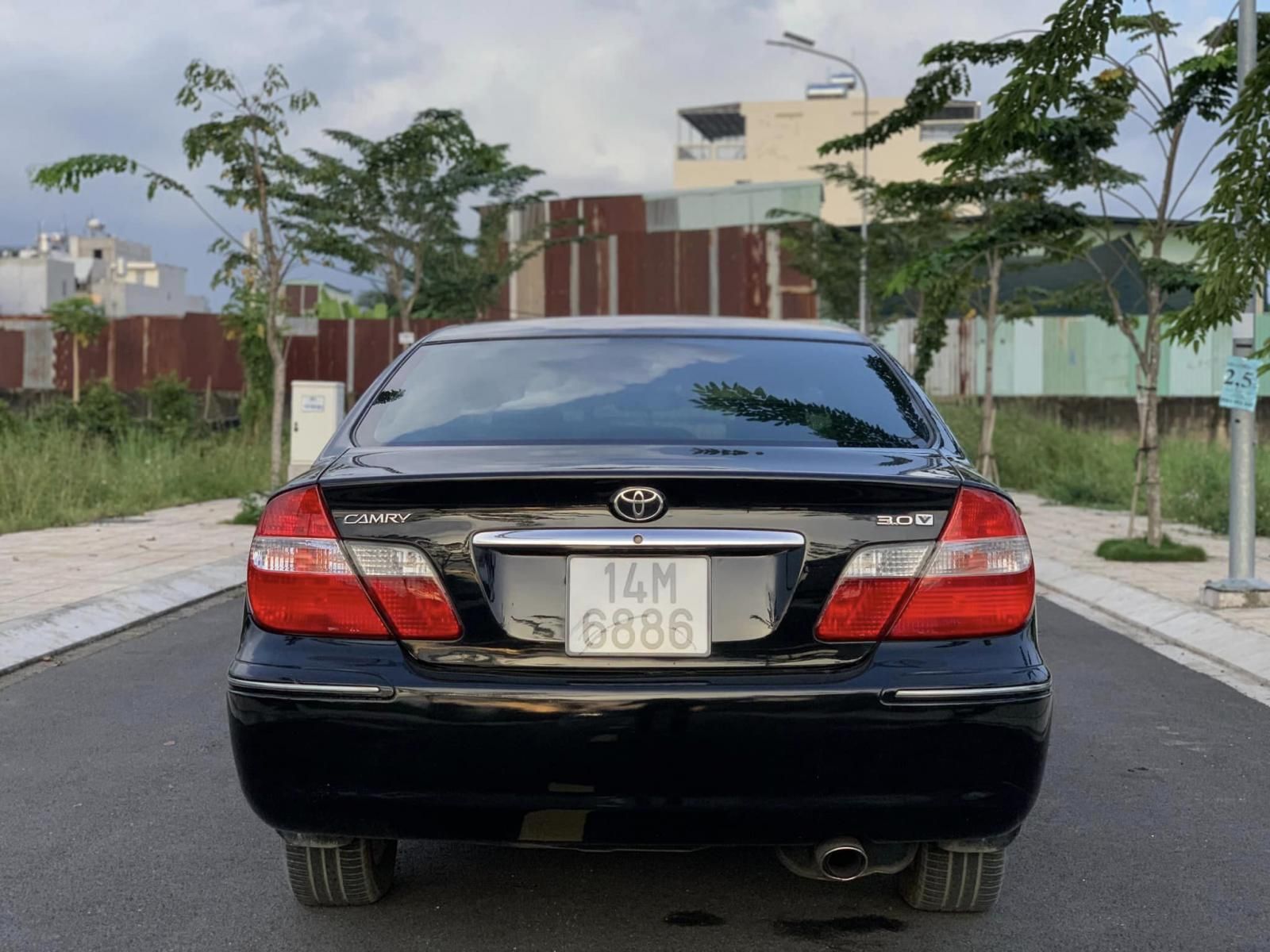 Toyota Camry 2002 - Xe màu đen