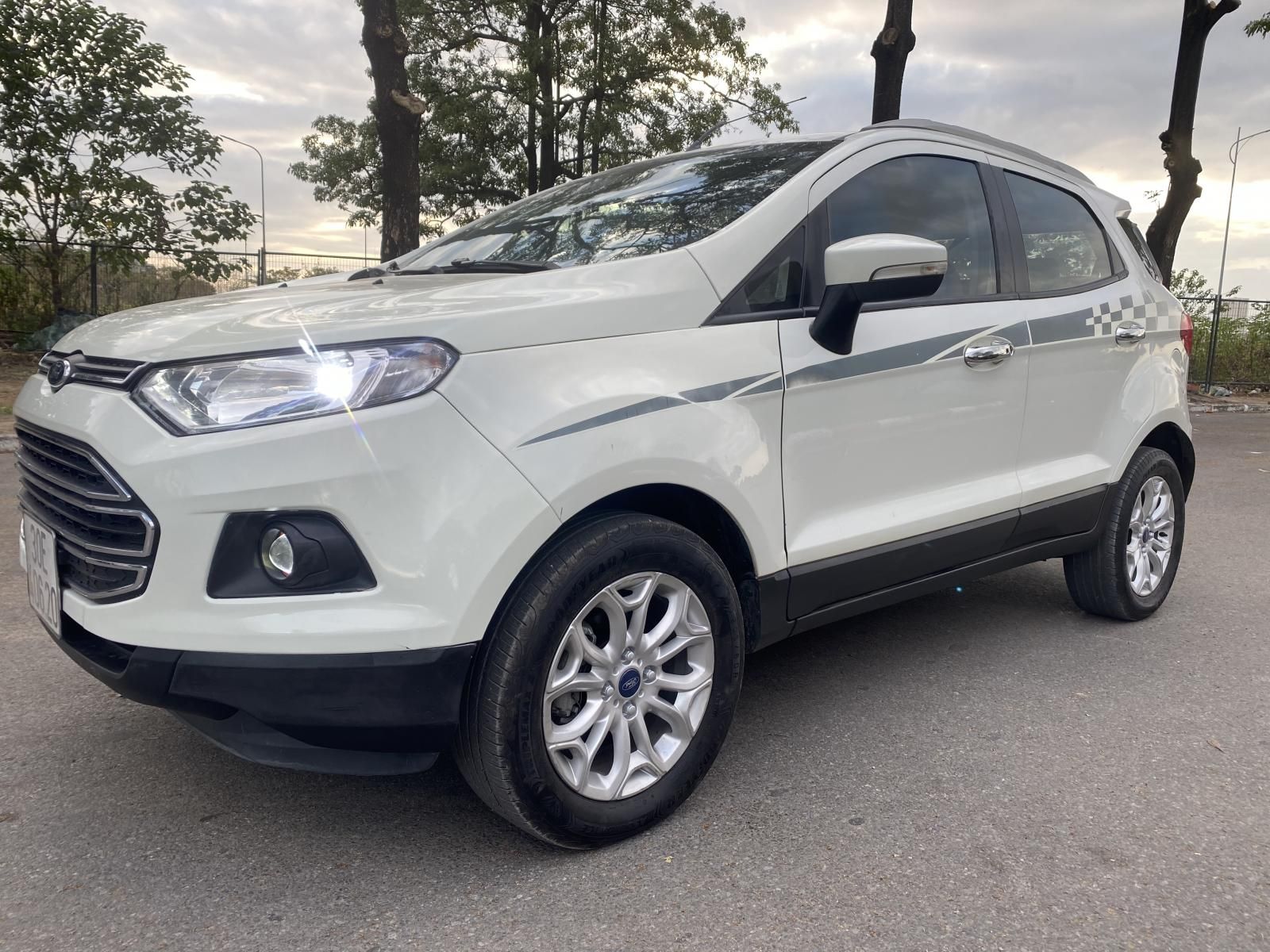 Ford EcoSport 2016 - Xe màu trắng, biển Hà Nội