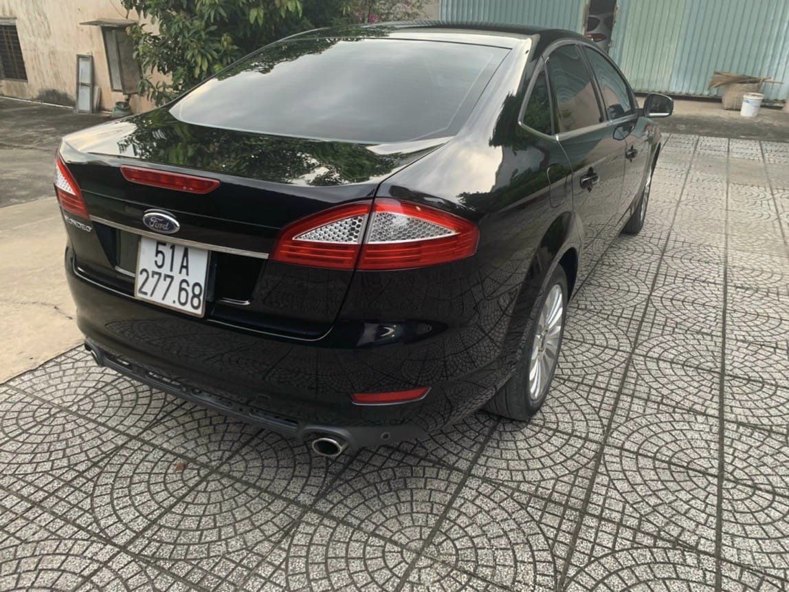 Ford Mondeo 2011 - xe  màu đen