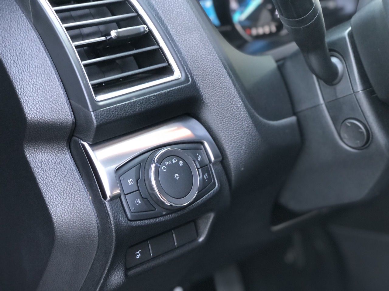 Ford Explorer 2018 - Xe nhập, giá tốt 1 tỷ 162tr