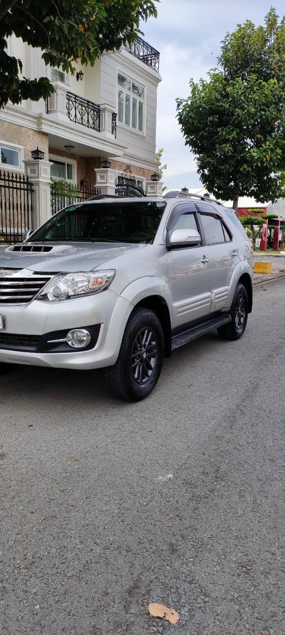 Toyota Fortuner 2016 - Màu bạc