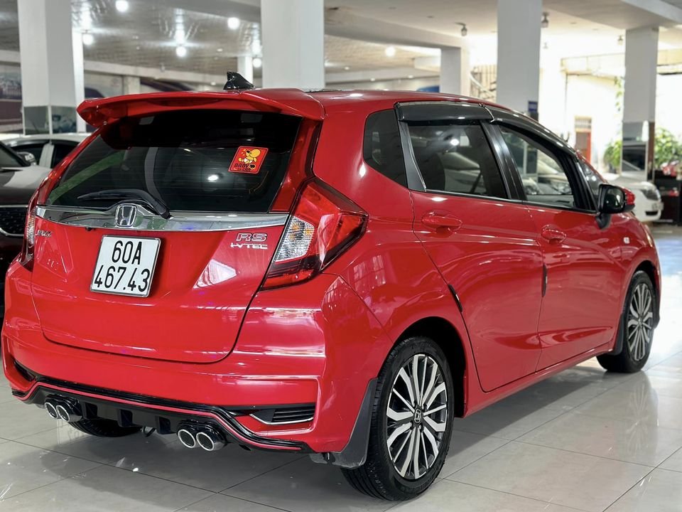 Honda Jazz 2018 - Màu đỏ, nhập khẩu Thái Lan số tự động