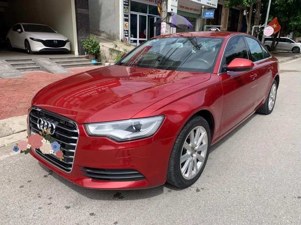 Audi A6 2011 - Màu đỏ, 638 triệu