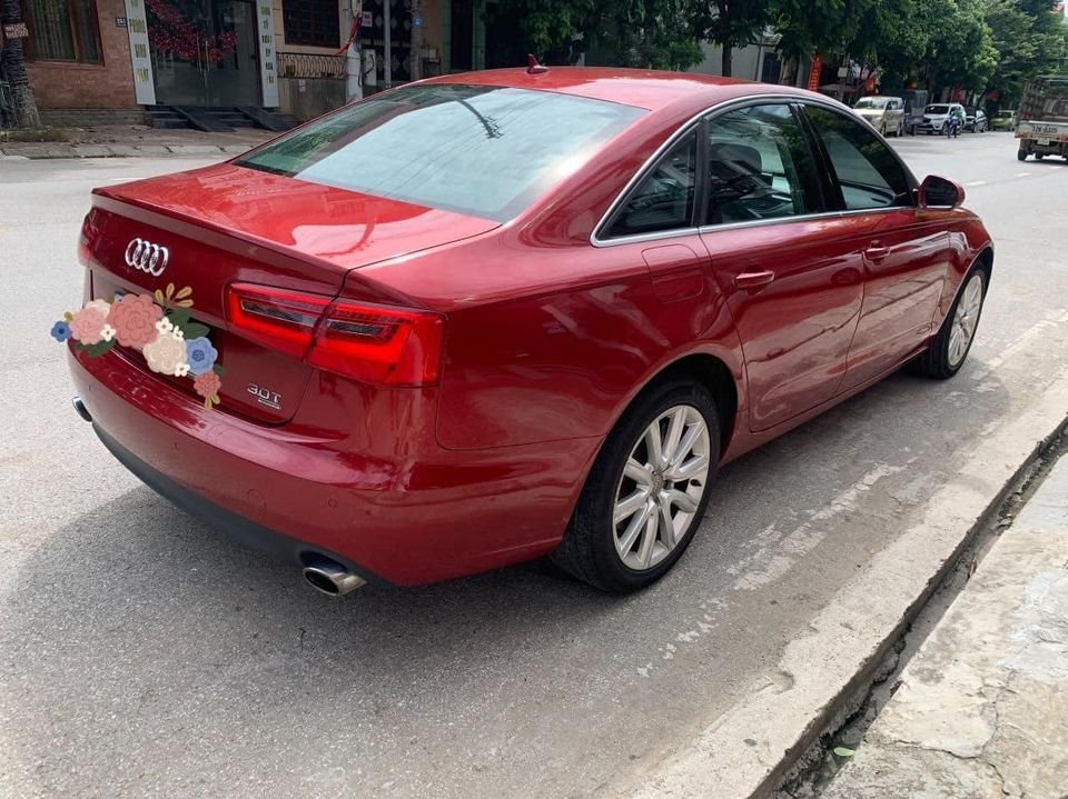 Audi A6 2011 - Màu đỏ, 638 triệu