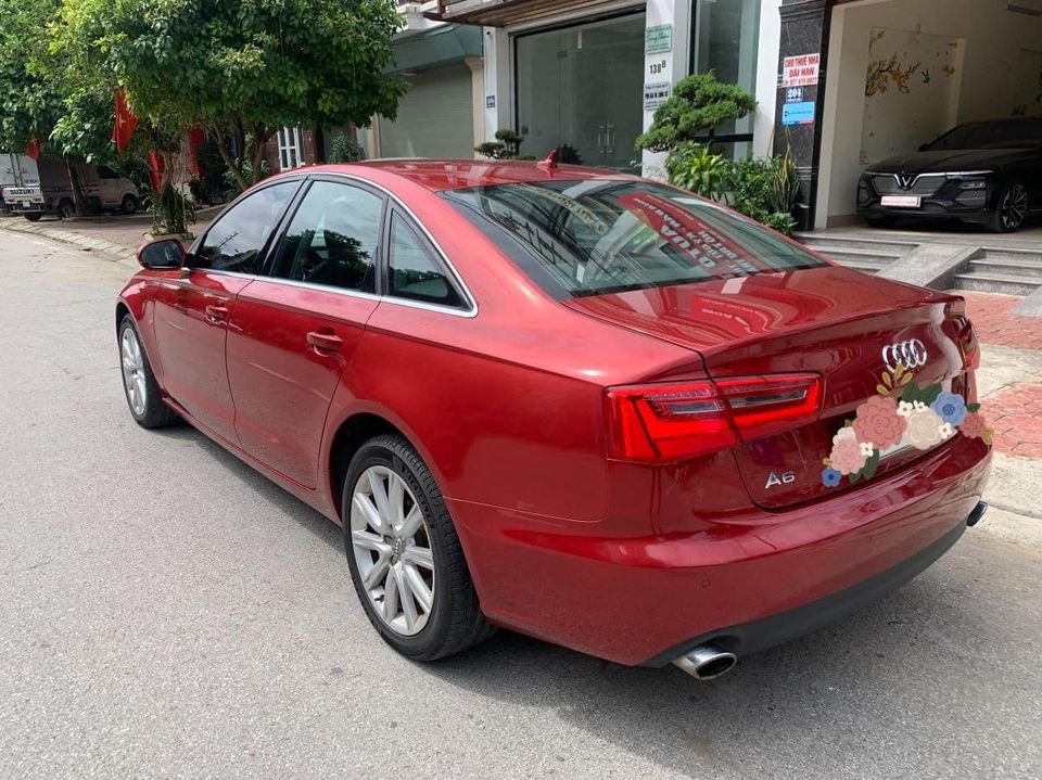 Audi A6 2011 - Màu đỏ, 638 triệu