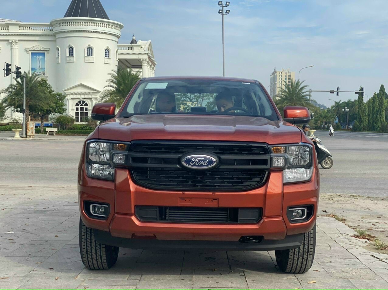 Ford Ranger XLS 2.0L AT 2023 - Bán Ford Ranger XLS 2.0L AT đời 2023, màu đỏ