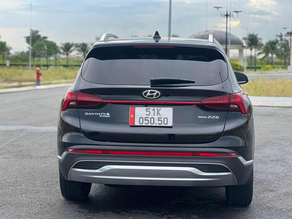 Hyundai Santa Fe 2021 - Xe chạy 7.000km