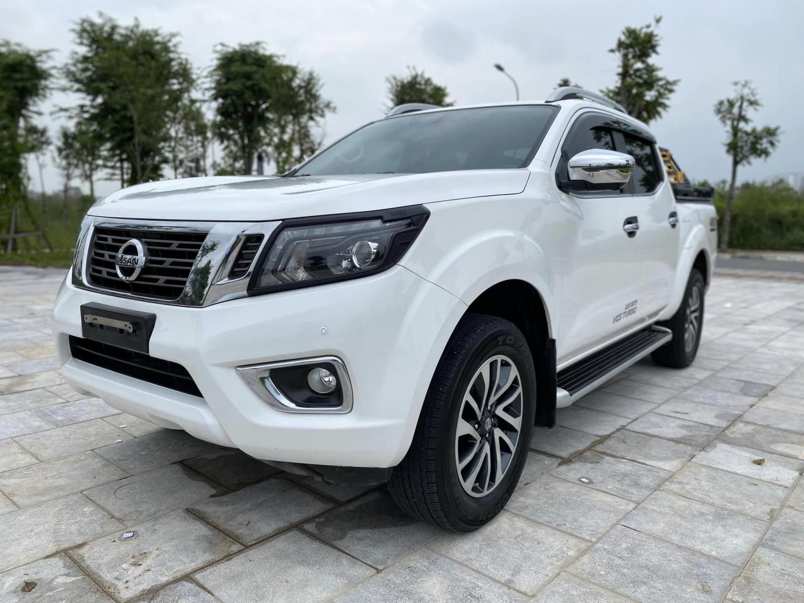 Nissan Navara 2020 - Màu trắng, nhập khẩu, 765tr