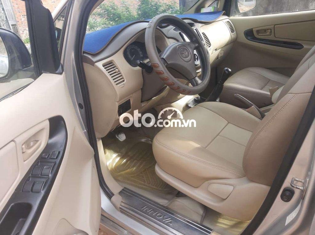 Toyota Innova 2007 - Màu bạc chính chủ